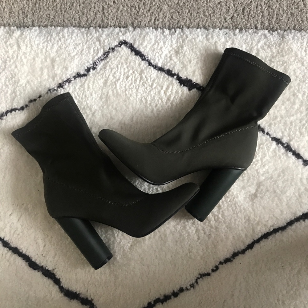 Cape Robbin Olive Booties